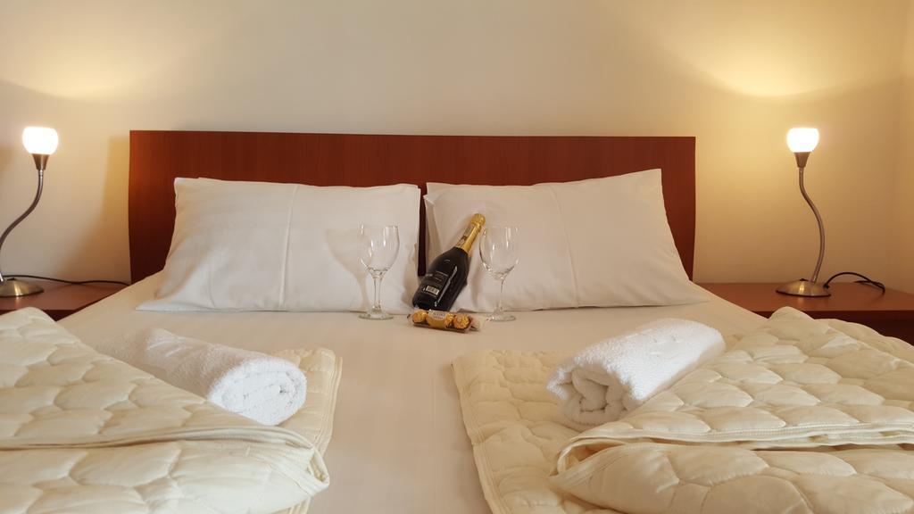 סבטי סטפן Apartments Rino Lux מראה חיצוני תמונה